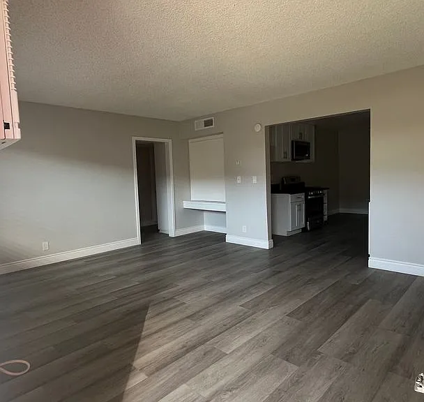 The Riviera Apartments — Photo 12
