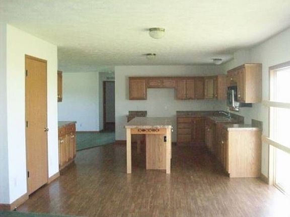 4th image of 8285 Baltimore Somerset Rd NE