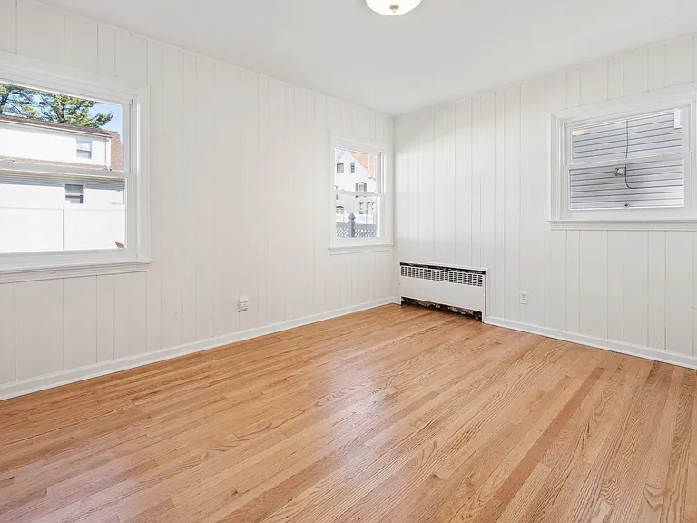 623 Livingston Rd — Photo 10