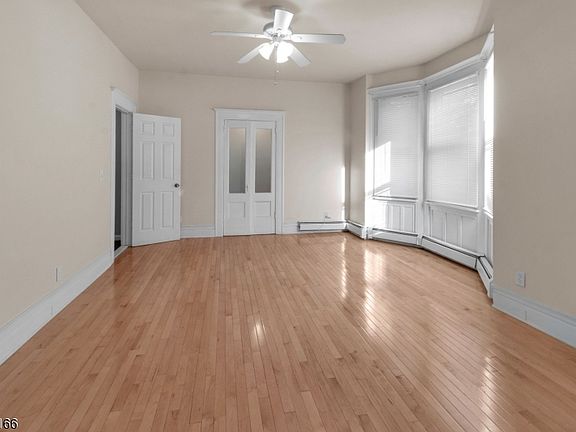 5th image of 884 S 15Th St