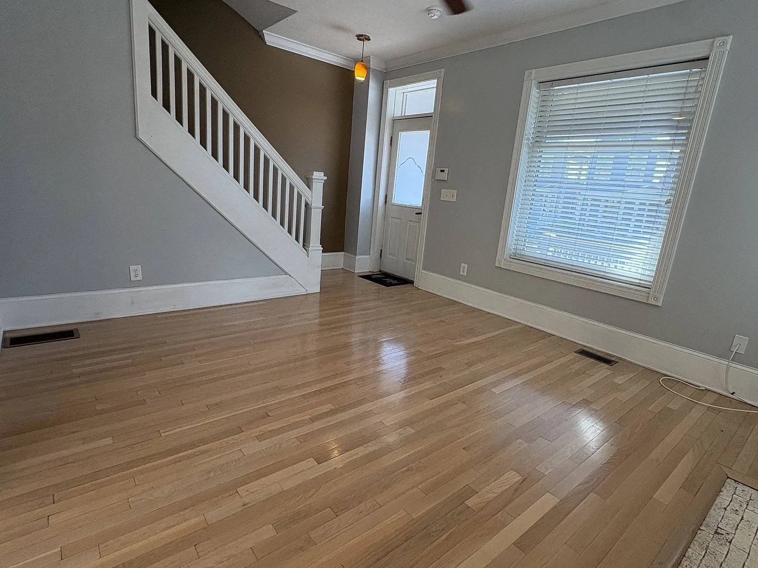 1135 Summit Street - 1 — Photo 2