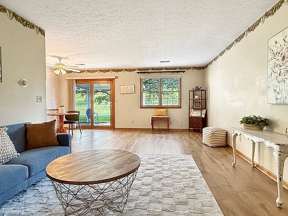 5th image of 891 Avalon Dr