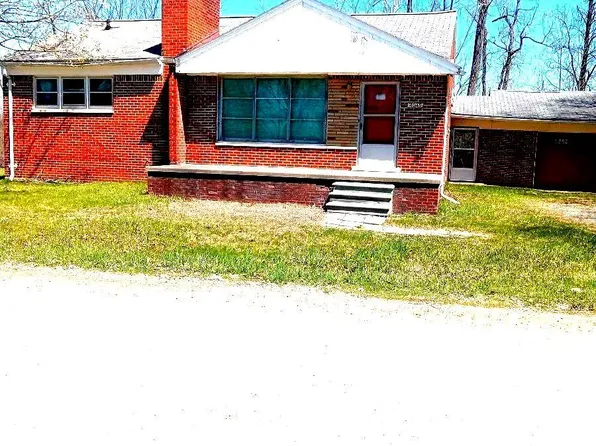 4045 Grove Hill Dr, Brighton, MI 48114