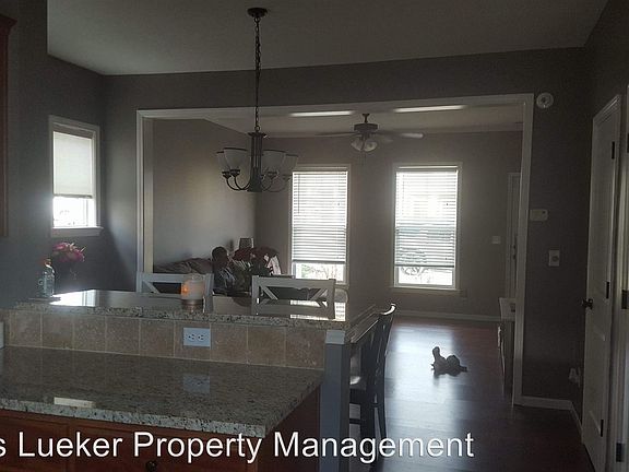 3rd image of 2619 Valentine Ln