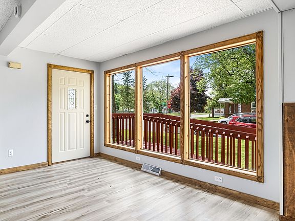 5th image of 1503 Stout Road Road SE