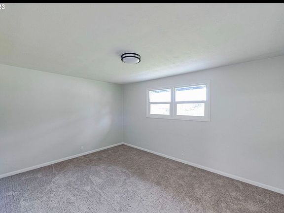 5th image of 886 Newmark St