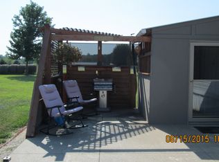 1804 Rock Creek Rd, Ottawa, KS 66067