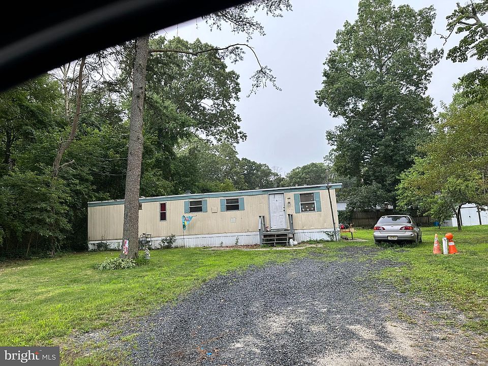 2nd image of 419 Dandelion Rd