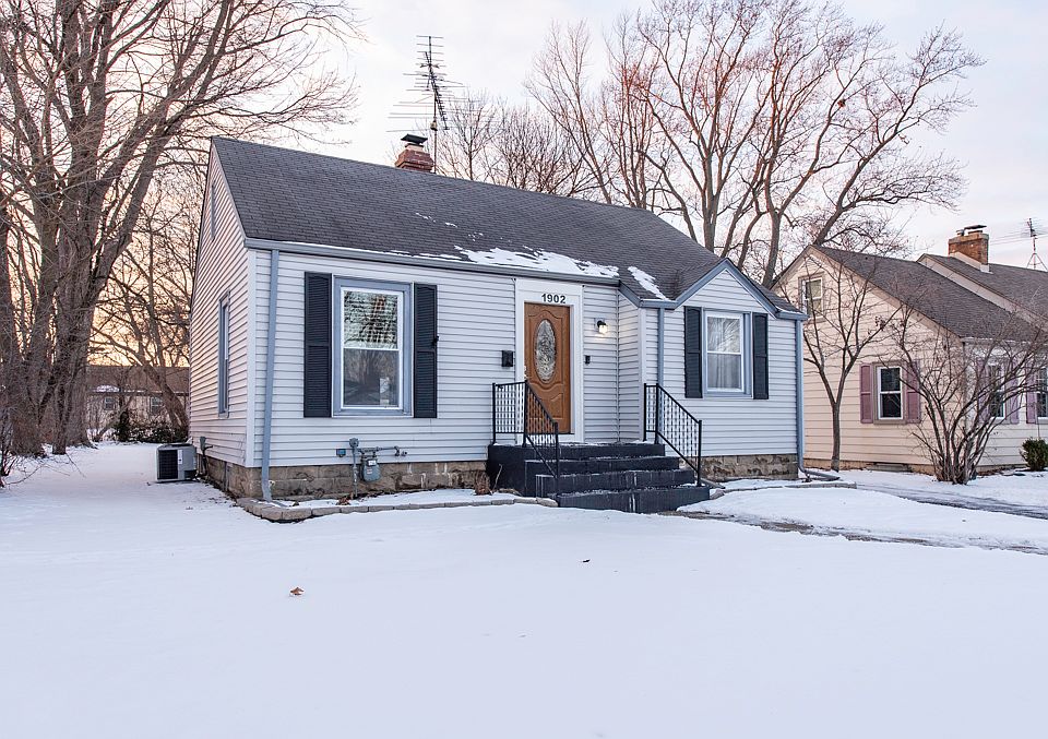 1st image of 1902 Ash St