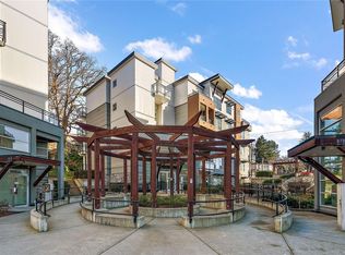 1018 Inverness Rd #301, Saanich, BC V8X0B1