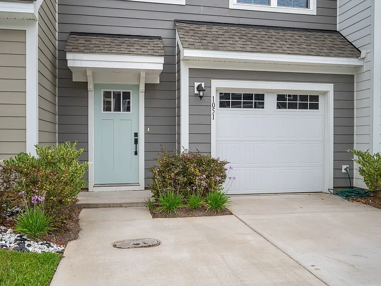 1051 Crescent Cove Ln — Photo 26
