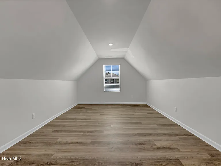 1095 Hanson Dr — Photo 25
