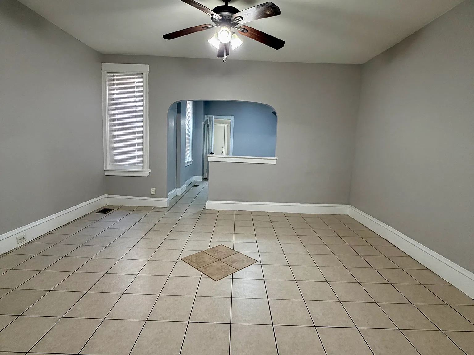 Spacious 4-Bedroom Paschall Rental with Large Backyard — Photo 4