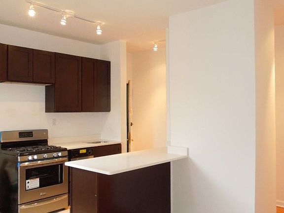 2nd image of 446 Saint Johns Pl #Dd8