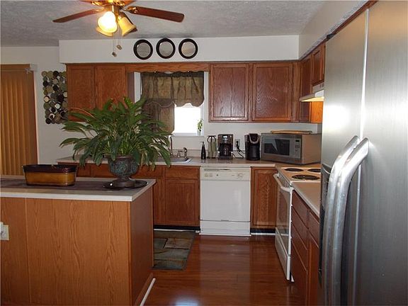 5th image of 11708 Dartmoor Dr
