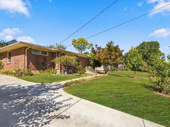 4th image of 904 Mitchell Rd