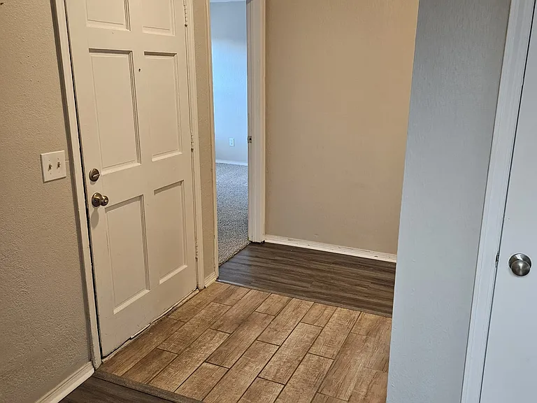 1504 W Madison St — Photo 3