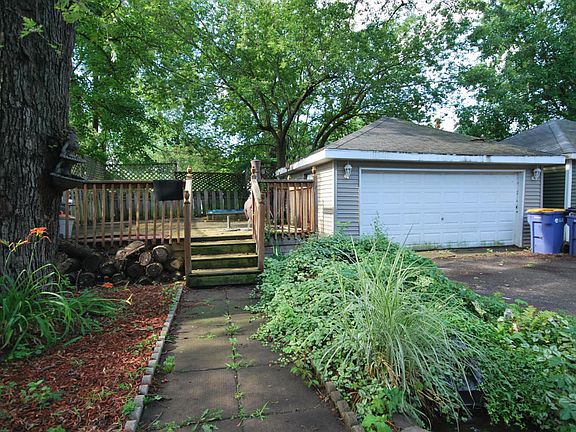4th image of 1118 Logan St SE