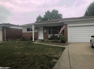 30539 Ridgefield Ave, Warren, MI 48088