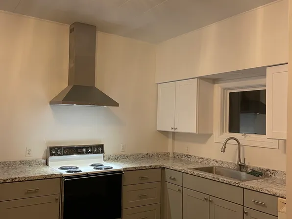 1 Silver St #1B, Somersworth, NH 03878