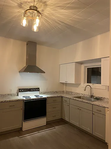 1 Silver St #1B Photo 1