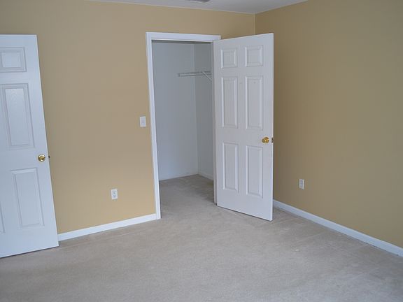 5th image of 16417 Claremont Dr S