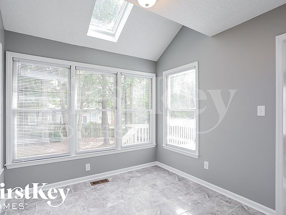 5th image of 4905 Chimney Springs Dr