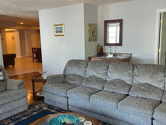 2nd image of 170 E Grand Ave APT 6