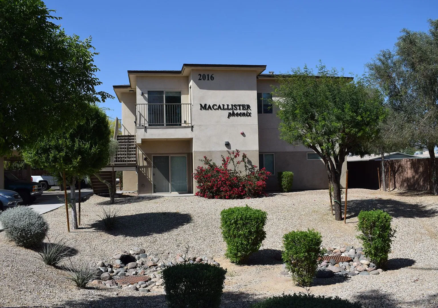 Studio, 560 sqft, $975 — Photo 1