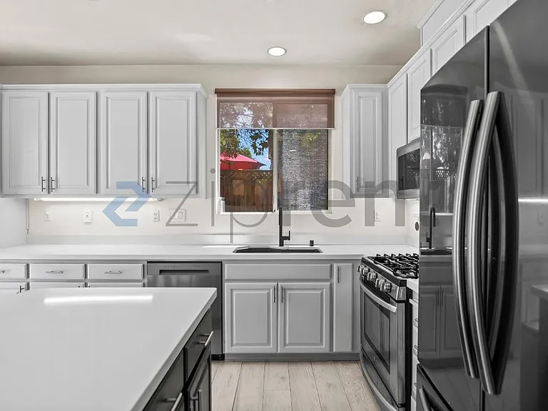 5215 Manderston Dr — Photo 17