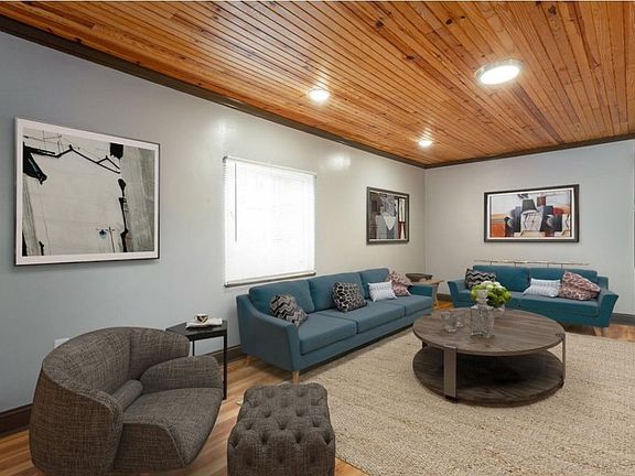2nd image of 515 Hedgewood Dr