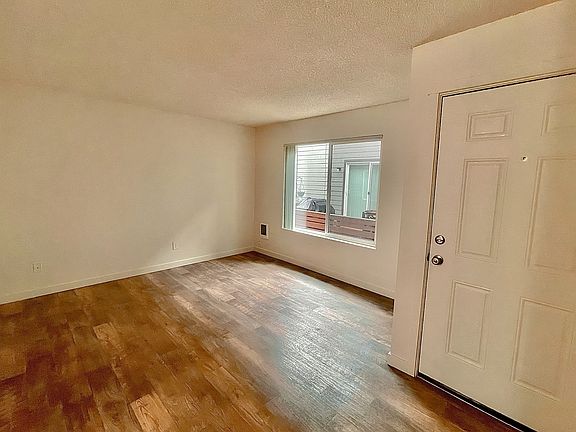 Living room at Heritage Crossing Milwaukie OR