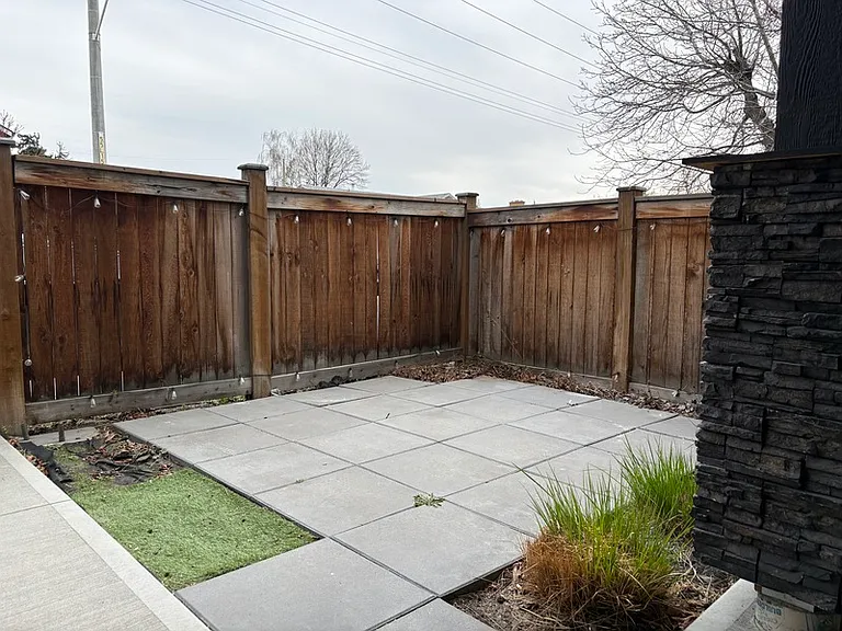 822 Stockwell Ave #4 — Photo 11