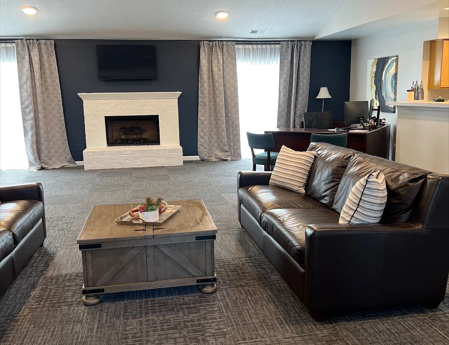 Auburn Pointe — Photo 1