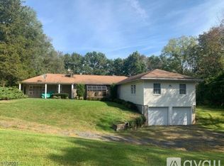 105 Old Mountain Rd, Lebanon, NJ 08833