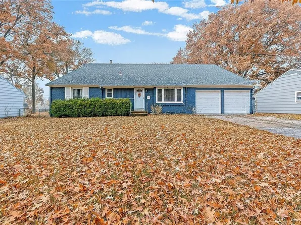 8428 Beverly Dr, Overland Park, KS 66207