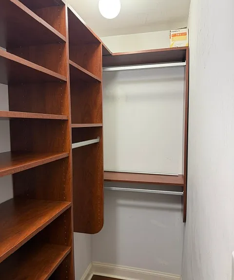 1847 Wesley Ave — Photo 24