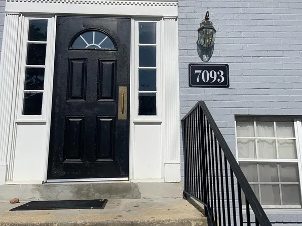 7093 Spring Garden Dr APT 202, Springfield, VA 22150