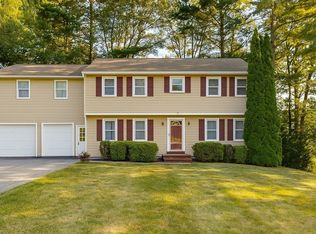 11 Solitaire Dr, Haverhill, MA 01830