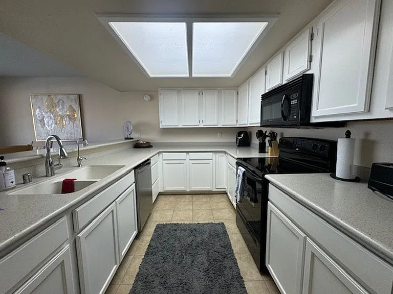 1800 Clubhouse Dr #36 — Photo 17