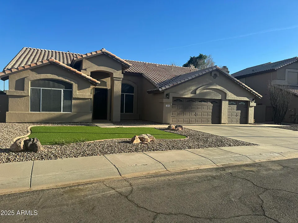 2057 N 132nd Dr