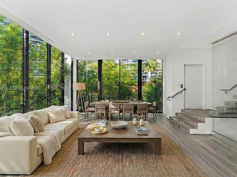 1st image of 1525 Bay Rd #1525