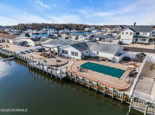 13 Jolly Roger Way, Waretown, NJ 08758