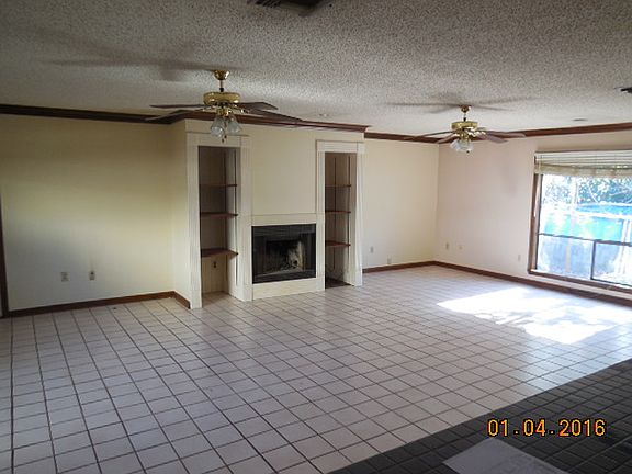 3rd image of 1820 Acadia Dr