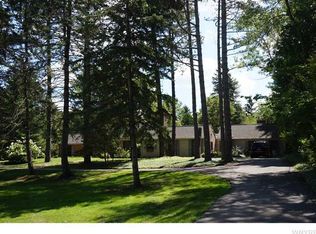 7295 Quaker Rd, Orchard Park, NY 14127