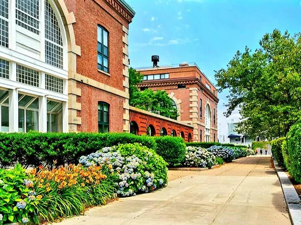 42 8th St APT 3521, Charlestown, MA 02129
