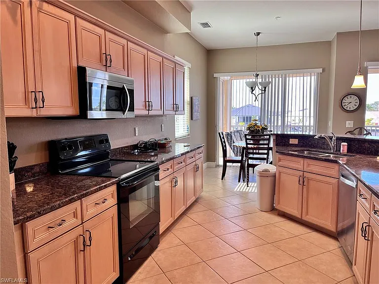 190 Shadroe Cove Cir #703 — Photo 6