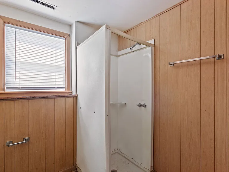 123 Ogden Ave — Photo 40