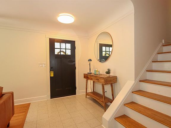 4th image of 6985 Moorfield Dr