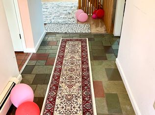 I9 Stonehedge Dr, South Burlington, VT 05403